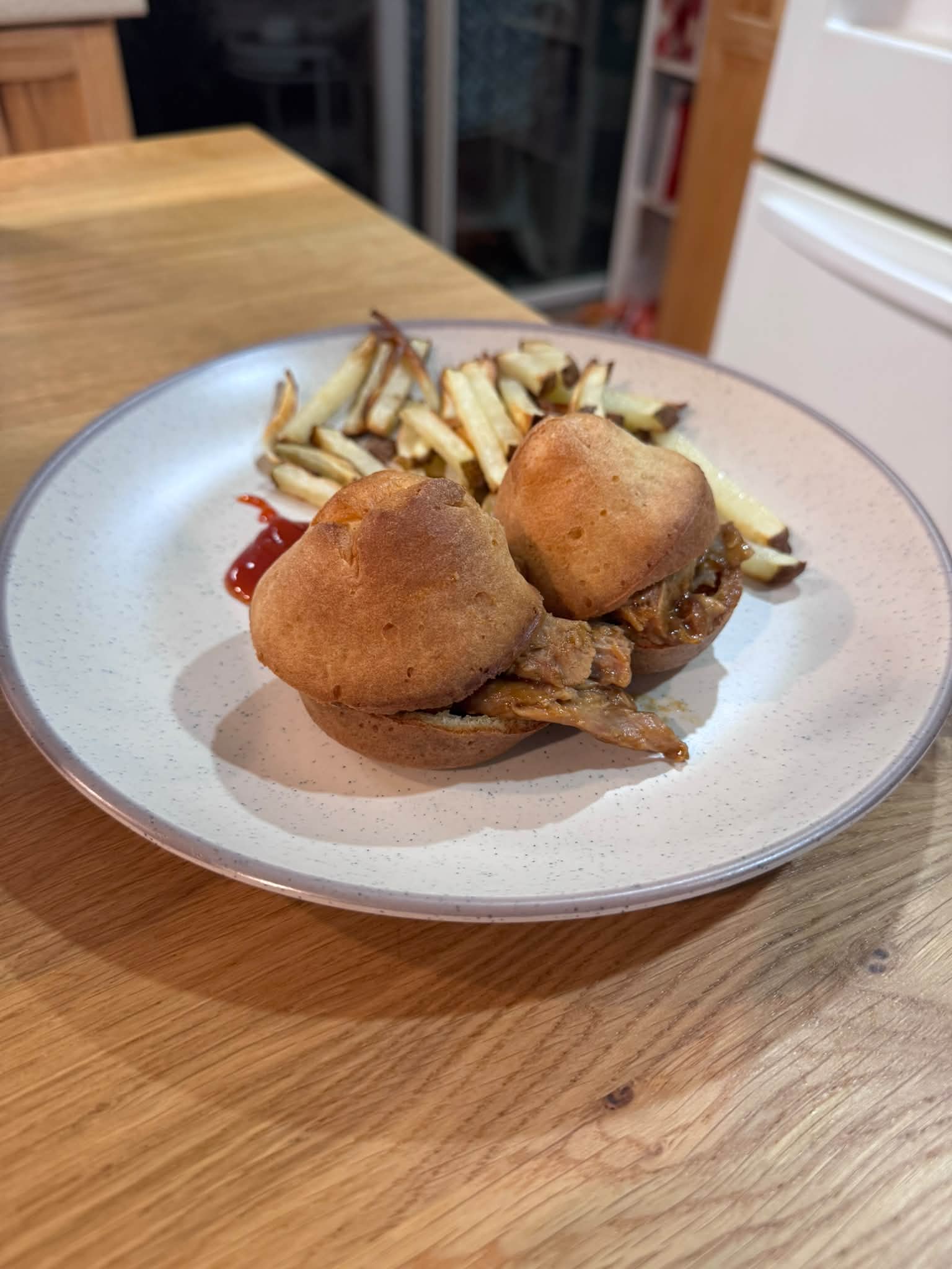 Leftover apple cider pork on popovers. 😋😋😋 Ken loved the popovers, said they came out perfect! I will definitely use the PC mix again.